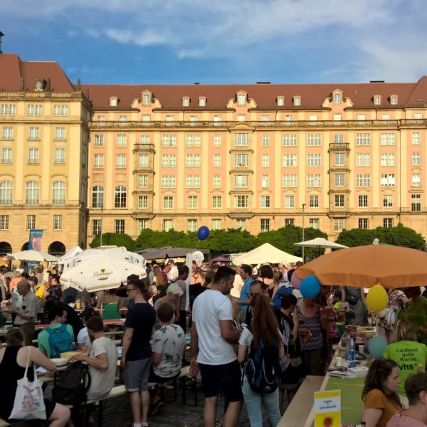 Familie und Beruf online bei „Dresden isst bunt“ auf dem Altmarkt